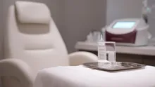 Aplicación de ácido hialurónico facial en clínica de medicina estética en Puebla