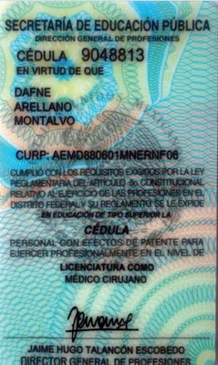 Diploma de Dra. Dafne Arellano Montalvo — Cédula Profesional 9048813 — Médico Cirujano (tarjeta física SEP) — Secretaría de Educación Pública · Dirección General de Profesiones · CURP AEMD880601MNERNF06 — 2015