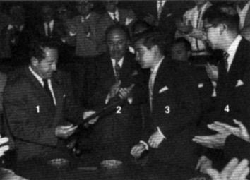Francisco Arellano Ocampo junto a Rafael Ávila Camacho, Alfonso Vélez López — autonomía Universidad de Puebla